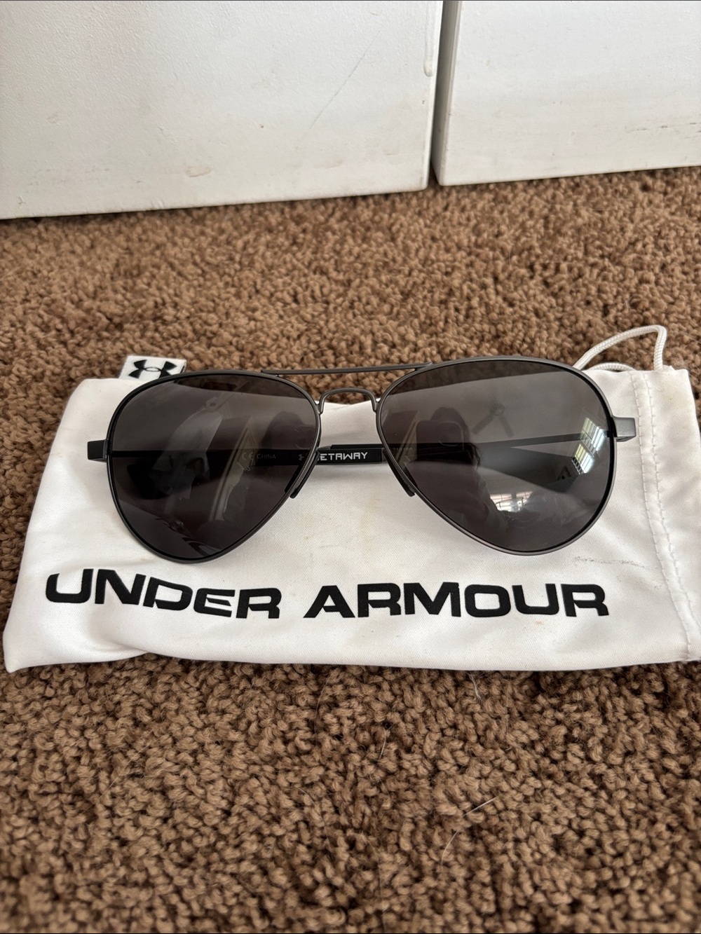 Under Armour Aviator Sunglasses in Black and Dark Gray